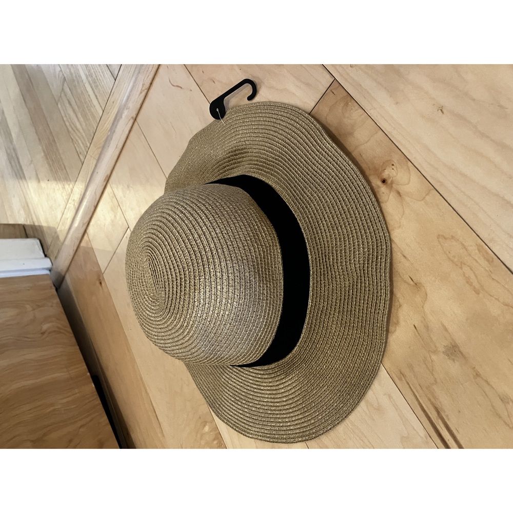 Banana Republic Hat-NWT!